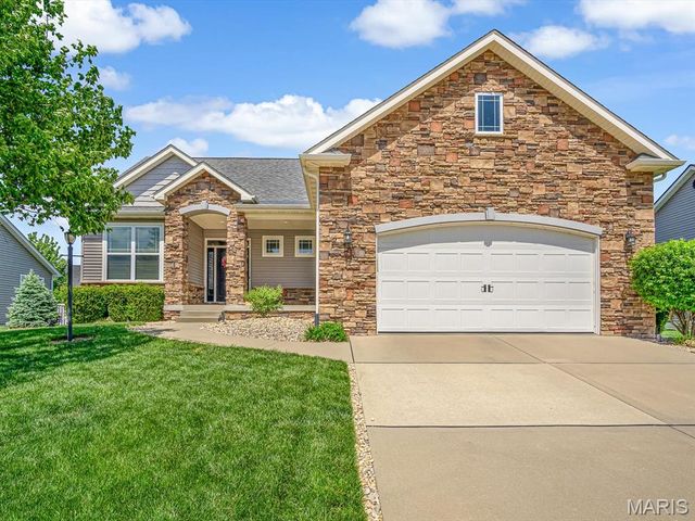 7045 Richmond Drive, Glen Carbon, IL 62034