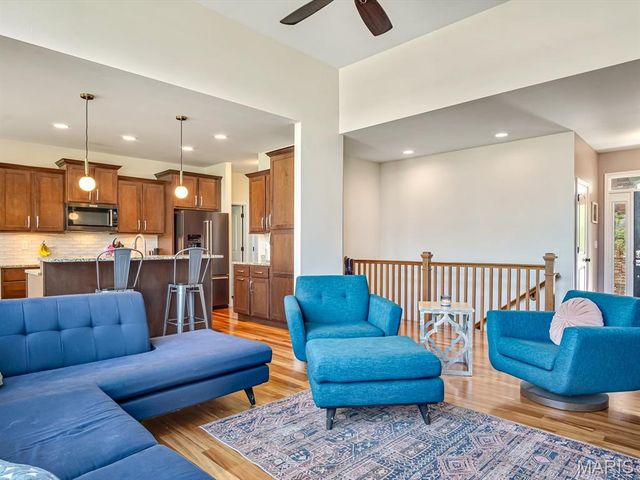 7045 Richmond Drive, Glen Carbon, IL 62034