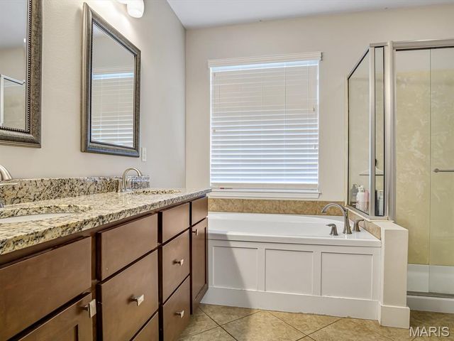 7045 Richmond Drive, Glen Carbon, IL 62034