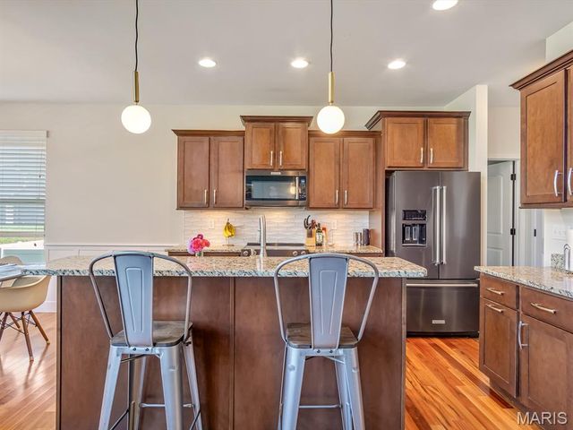 7045 Richmond Drive, Glen Carbon, IL 62034