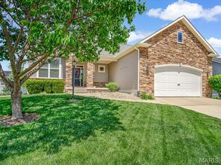 7045 Richmond Drive, Glen Carbon, IL 62034