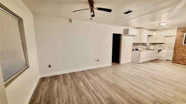 8510 N SEMINOLE AVENUE, Tampa, FL 33604