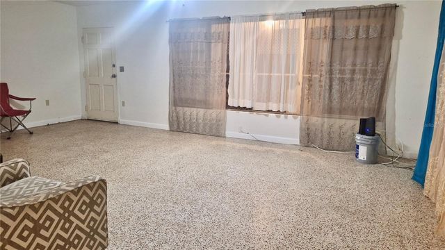 8510 N SEMINOLE AVENUE, Tampa, FL 33604