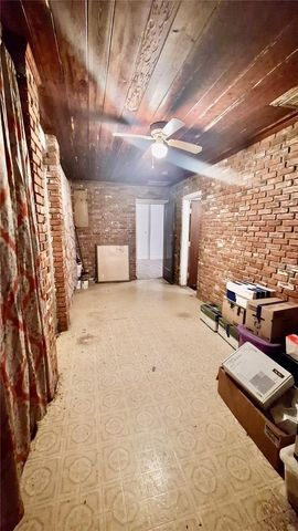 8510 N SEMINOLE AVENUE, Tampa, FL 33604