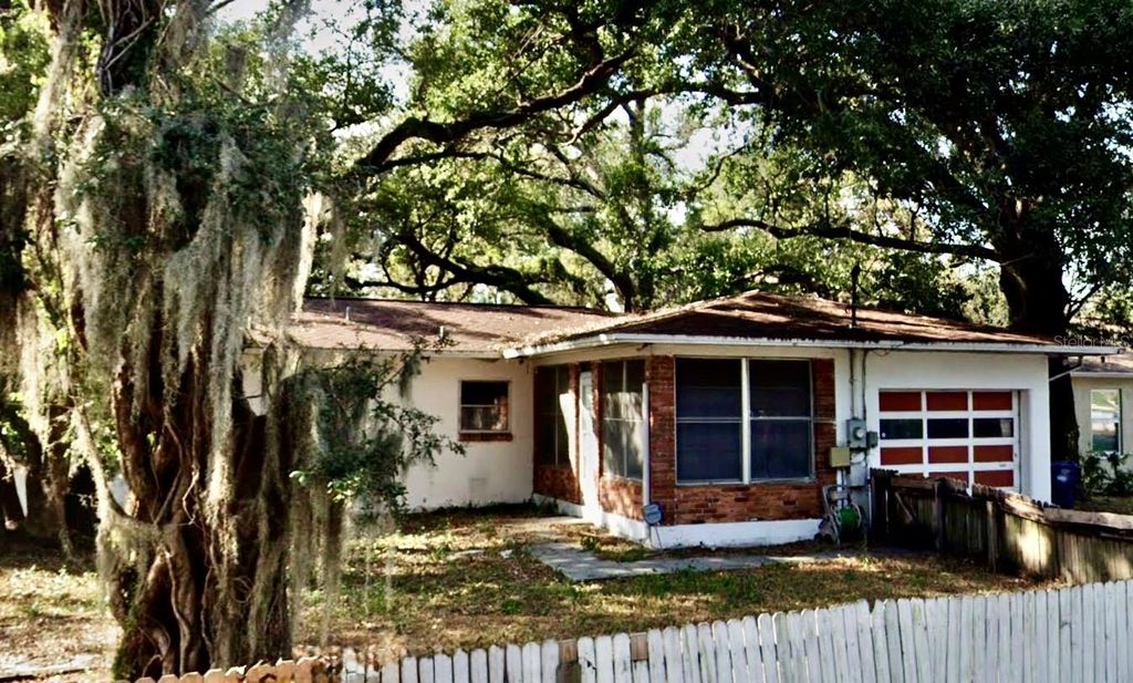 Image 1 of property listing at 8510 N SEMINOLE AVENUE, Tampa, FL 33604