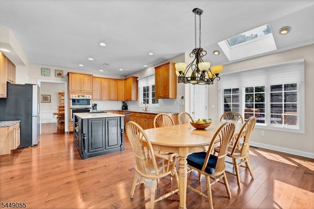 6 Ginger Ln, Washington Twp., NJ 07853