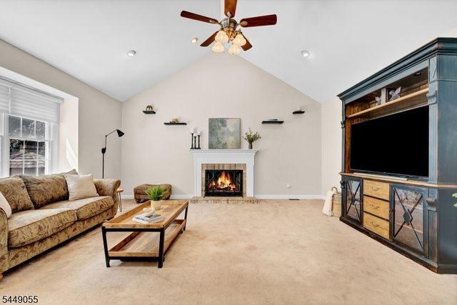 6 Ginger Ln, Washington Twp., NJ 07853
