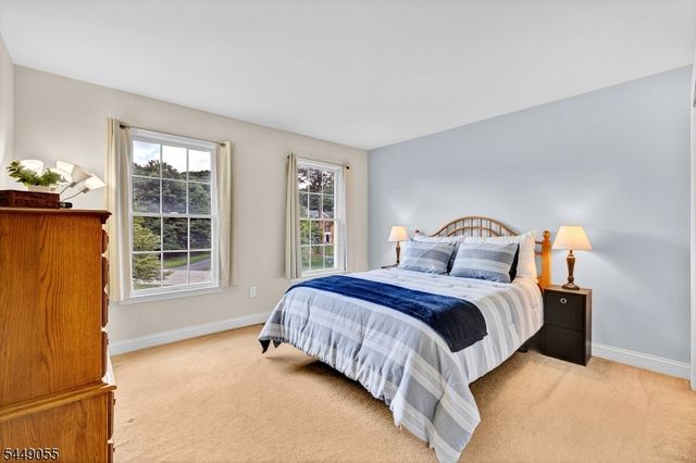 6 Ginger Ln, Washington Twp., NJ 07853