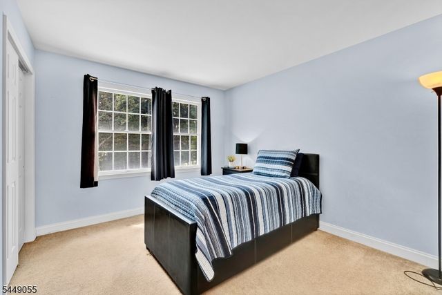 6 Ginger Ln, Washington Twp., NJ 07853
