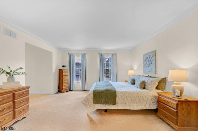 6 Ginger Ln, Washington Twp., NJ 07853