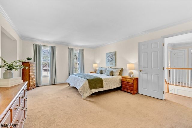 6 Ginger Ln, Washington Twp., NJ 07853