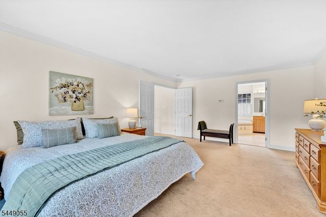 6 Ginger Ln, Washington Twp., NJ 07853