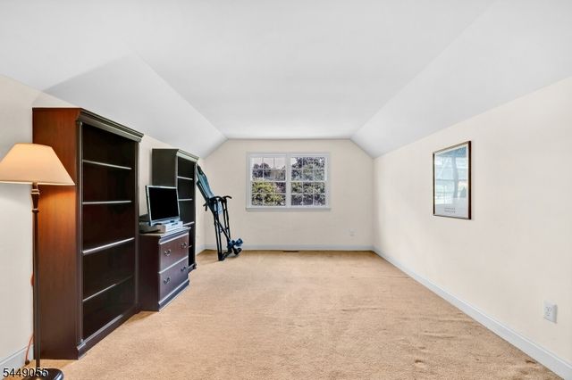 6 Ginger Ln, Washington Twp., NJ 07853