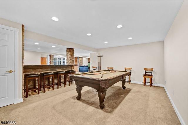 6 Ginger Ln, Washington Twp., NJ 07853