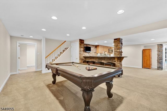6 Ginger Ln, Washington Twp., NJ 07853