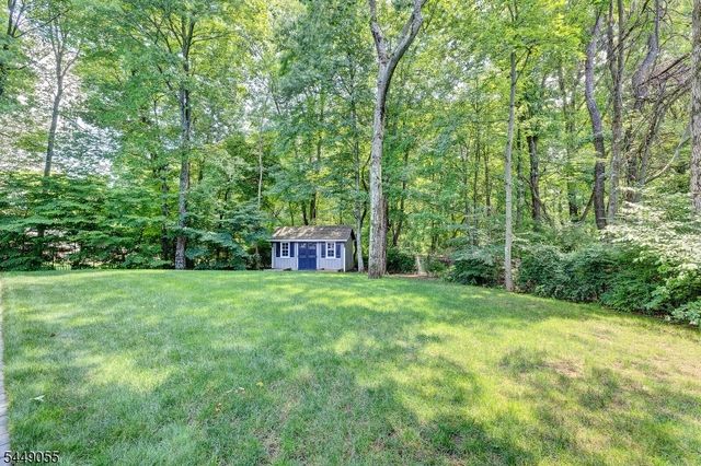 6 Ginger Ln, Washington Twp., NJ 07853