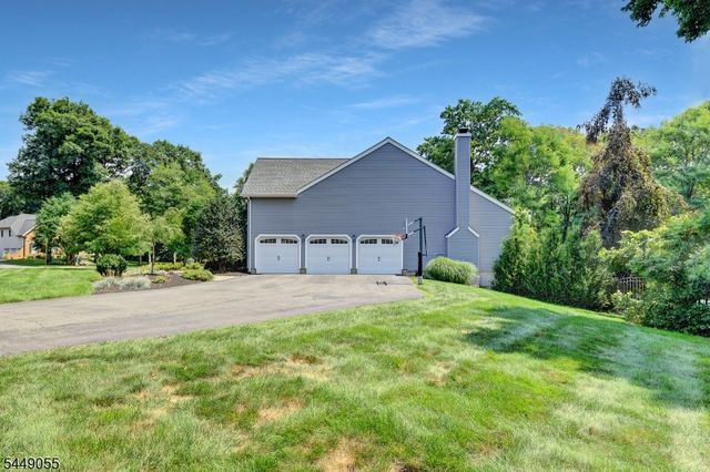 6 Ginger Ln, Washington Twp., NJ 07853