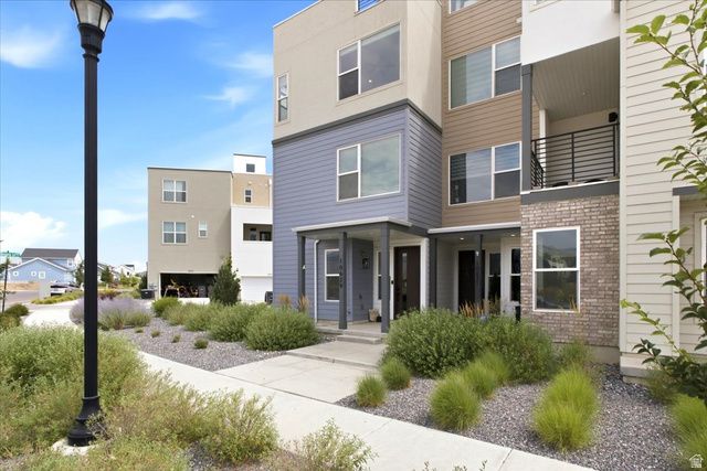 10629 S STAVANGER DR, South Jordan, UT 84009