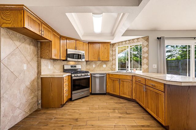 7988 Coral Oak Way, Citrus Heights, CA 95610