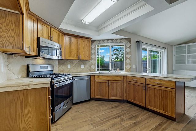 7988 Coral Oak Way, Citrus Heights, CA 95610