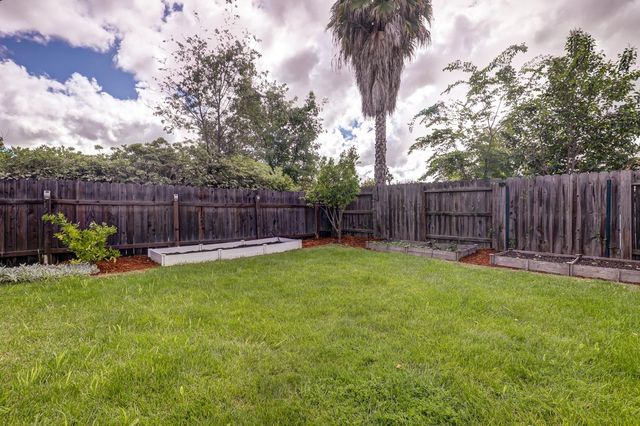 7988 Coral Oak Way, Citrus Heights, CA 95610