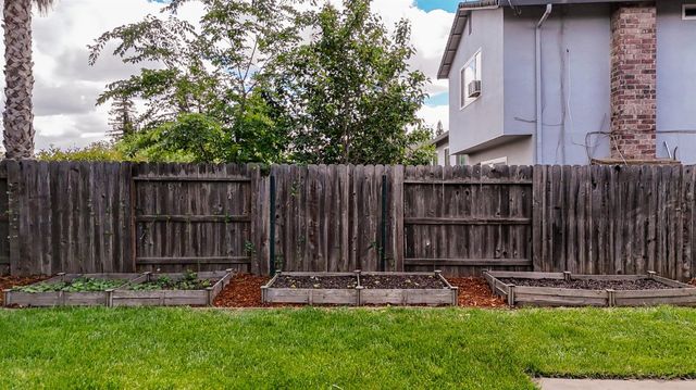 7988 Coral Oak Way, Citrus Heights, CA 95610