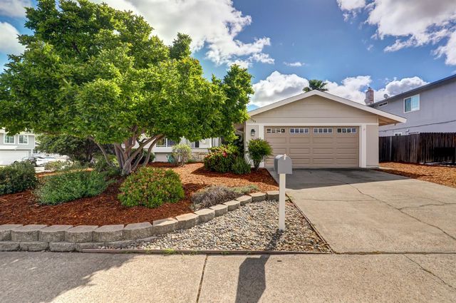 7988 Coral Oak Way, Citrus Heights, CA 95610