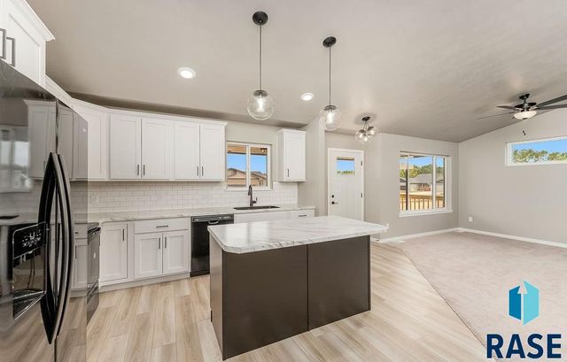 5105 S Hero Ave Avenue, Sioux Falls, SD 57108