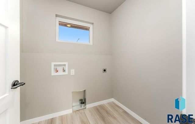 5105 S Hero Ave Avenue, Sioux Falls, SD 57108