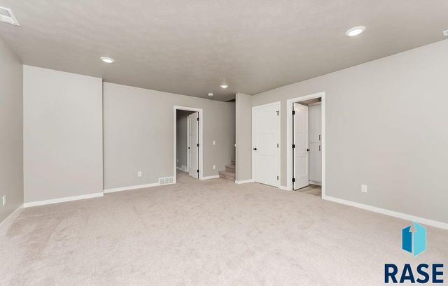 5105 S Hero Ave Avenue, Sioux Falls, SD 57108