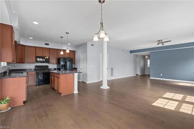 5042 Kings Grant CIR, Suffolk, VA 23434