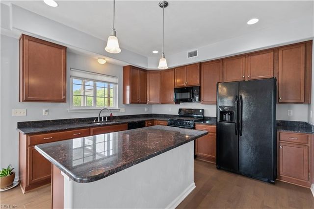 5042 Kings Grant CIR, Suffolk, VA 23434