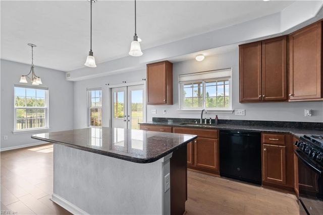 5042 Kings Grant CIR, Suffolk, VA 23434