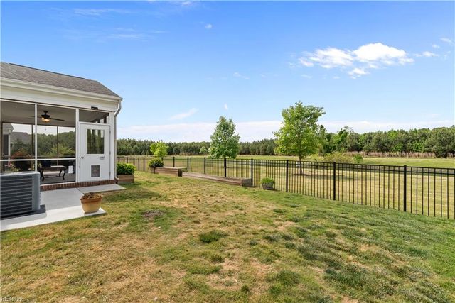 5042 Kings Grant CIR, Suffolk, VA 23434