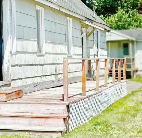 1202 W Perry Street W, Aberdeen, WA 98520