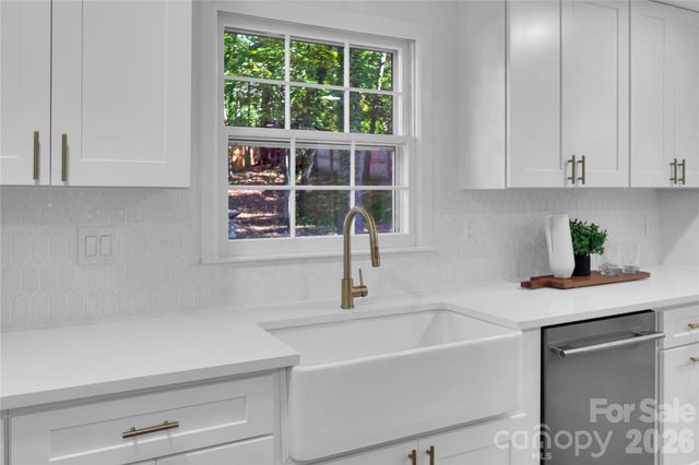 512 Morning Dale Road, Matthews, NC 28105