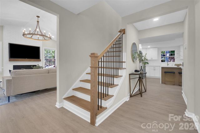 512 Morning Dale Road, Matthews, NC 28105
