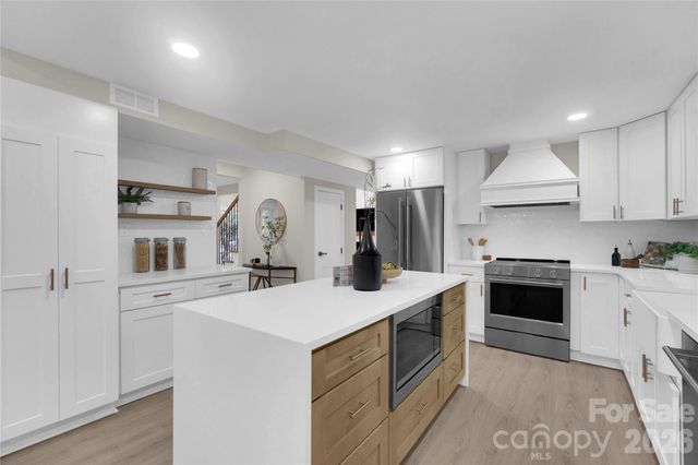 512 Morning Dale Road, Matthews, NC 28105