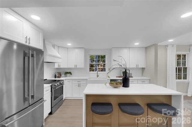 512 Morning Dale Road, Matthews, NC 28105