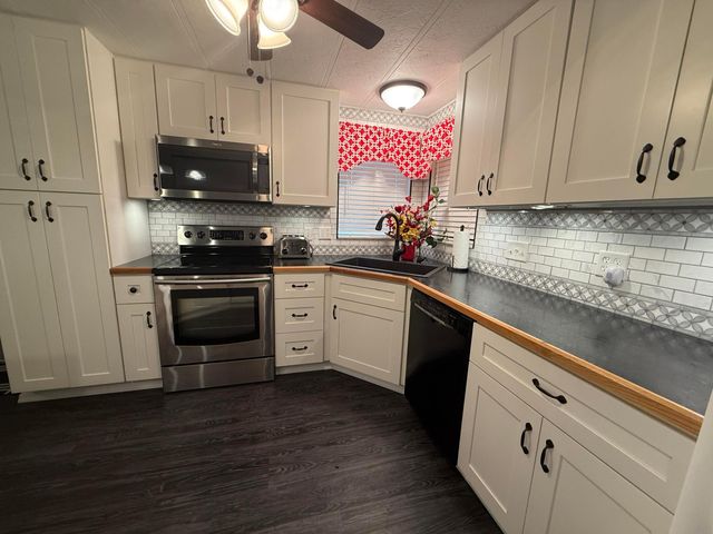 8044 SE Patriot Avenue, Hobe Sound, FL 33455