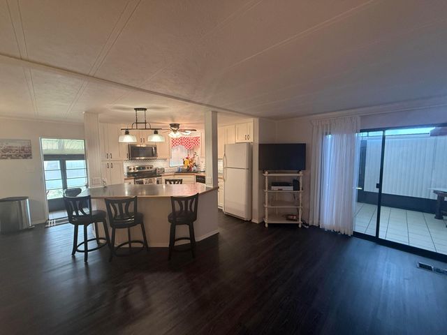8044 SE Patriot Avenue, Hobe Sound, FL 33455