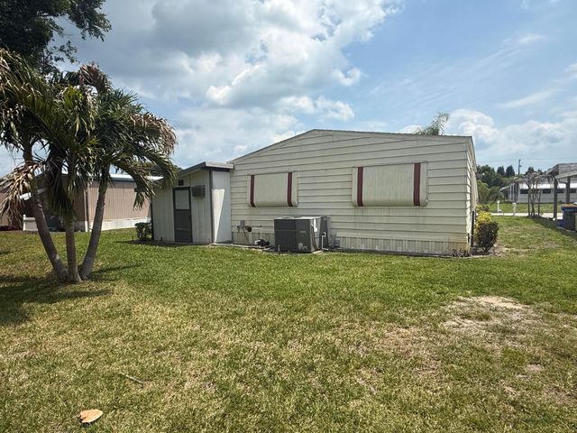8044 SE Patriot Avenue, Hobe Sound, FL 33455