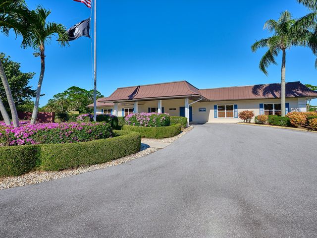 8044 SE Patriot Avenue, Hobe Sound, FL 33455