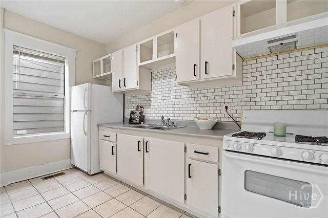 647 E 37Th Street, Savannah, GA 31401