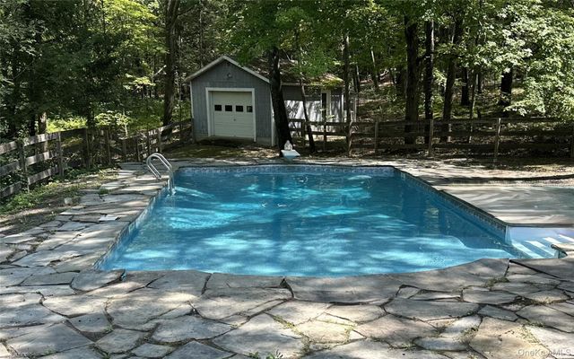 33 Willow Brook Ridge, Clinton Corners, NY 12514