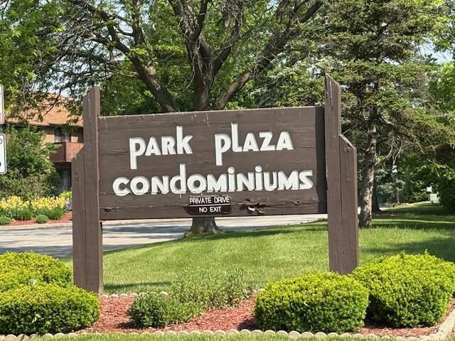 9117 N Park Plaza COURT, Brown Deer, WI 53223