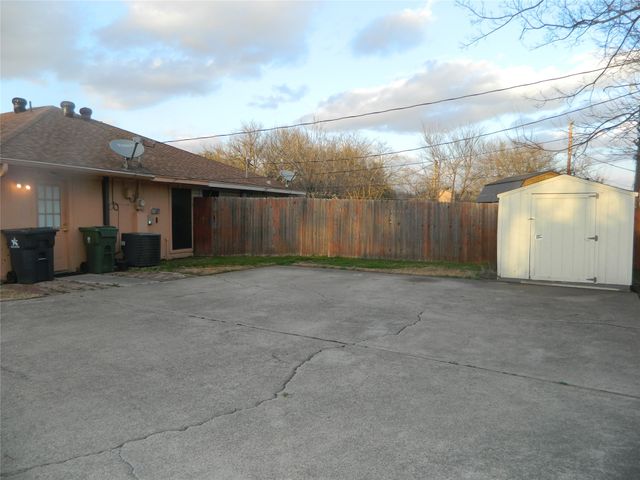 5708 Red Cactus Court, Arlington, TX 76017