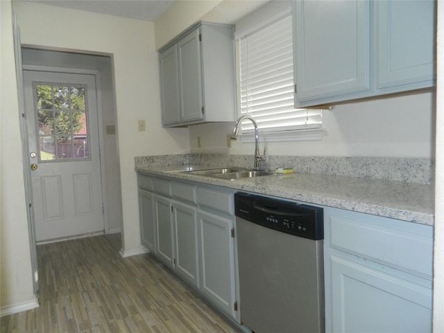 5708 Red Cactus Court, Arlington, TX 76017