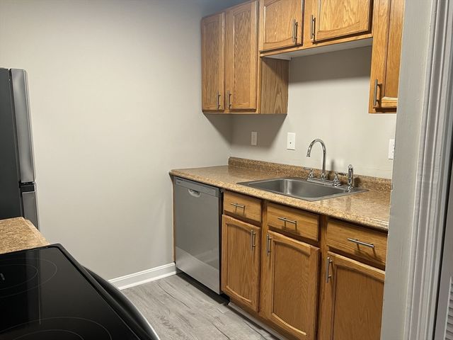 164 Heritage Dr 164, Northbridge, MA 01588