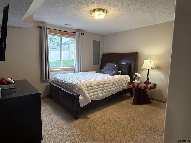 8631 Lavender Circle, Lincoln, NE 68505